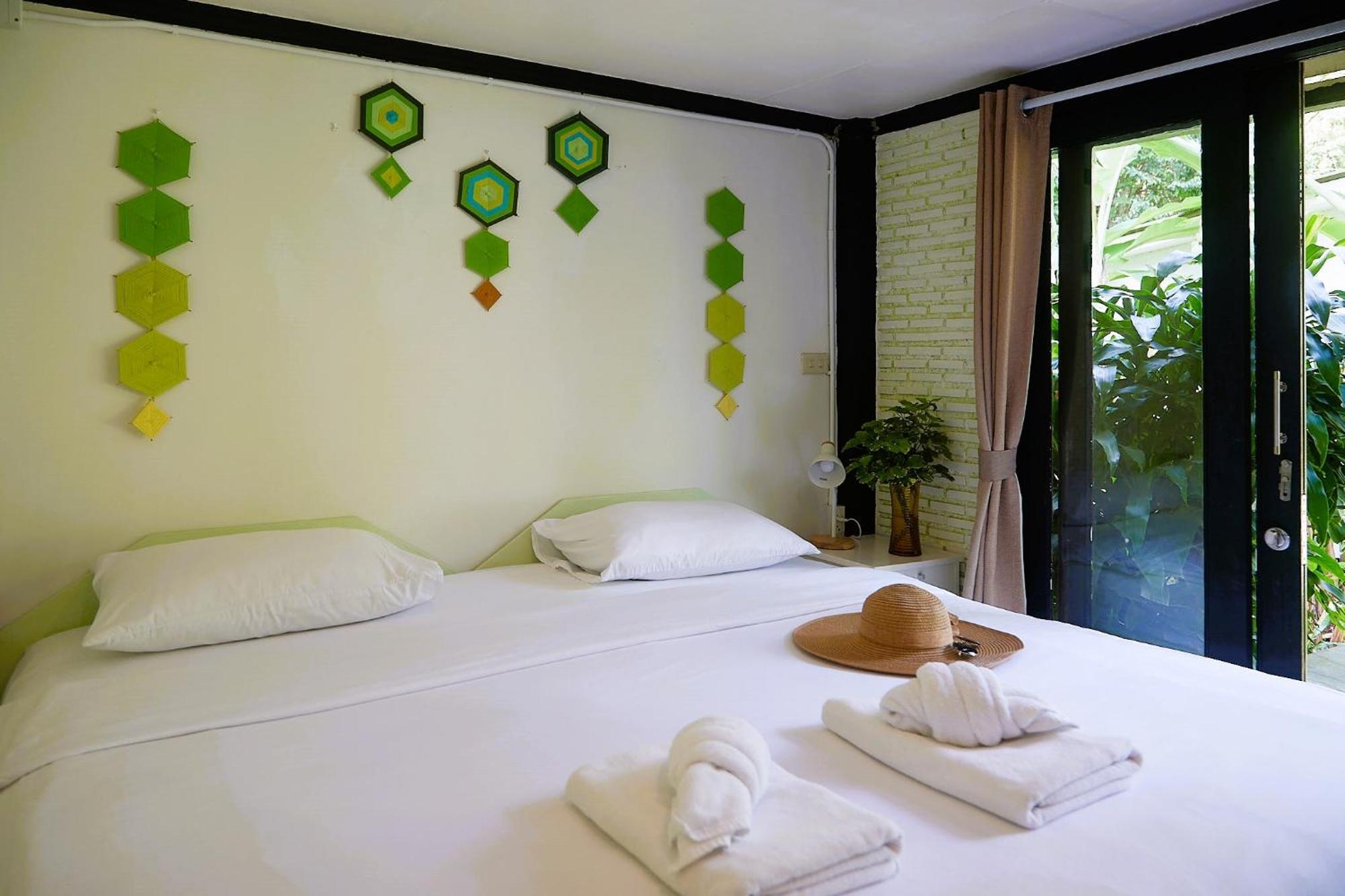 Wave-F Hotel Ko Kut Kültér fotó