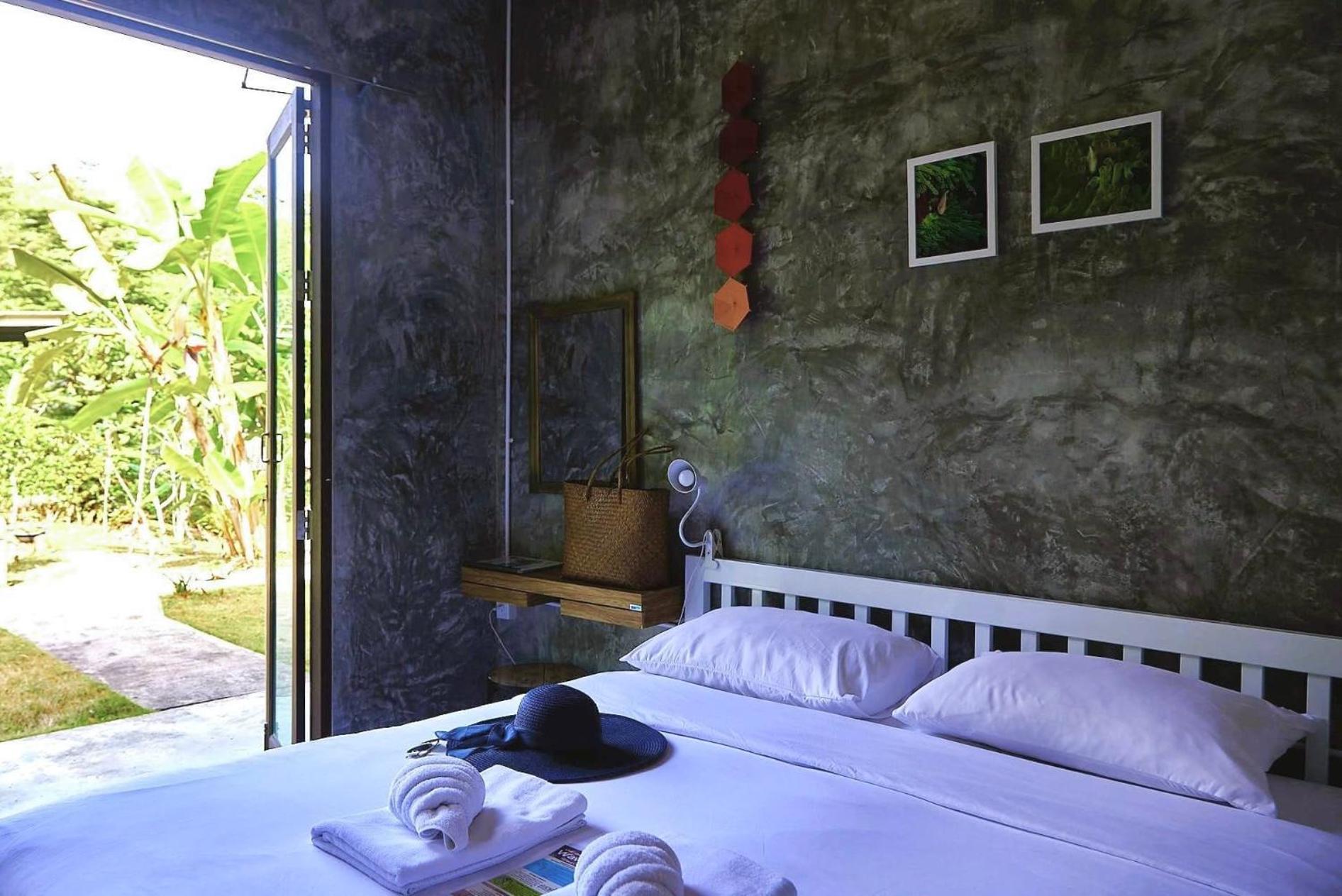 Wave-F Hotel Ko Kut Kültér fotó